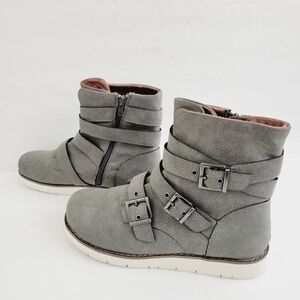 NEW BOC  Gray Faux Leather Kiley Boots , Size 9